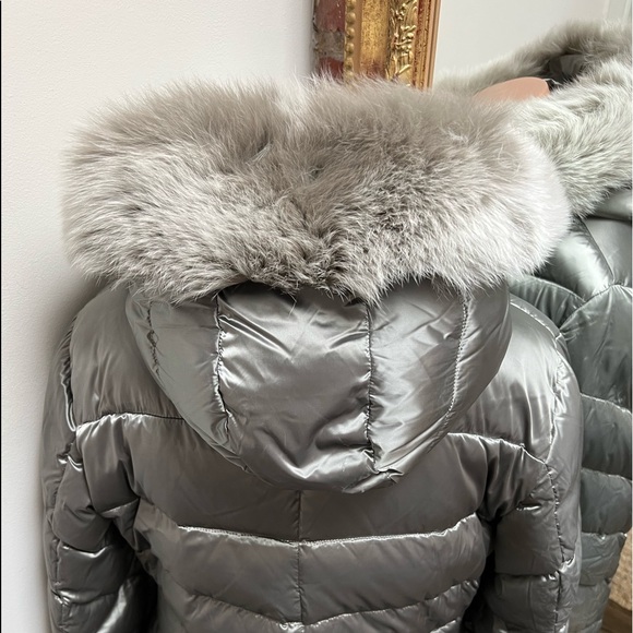 MAXIMILIAN silver fur coat - Picture 10 of 16